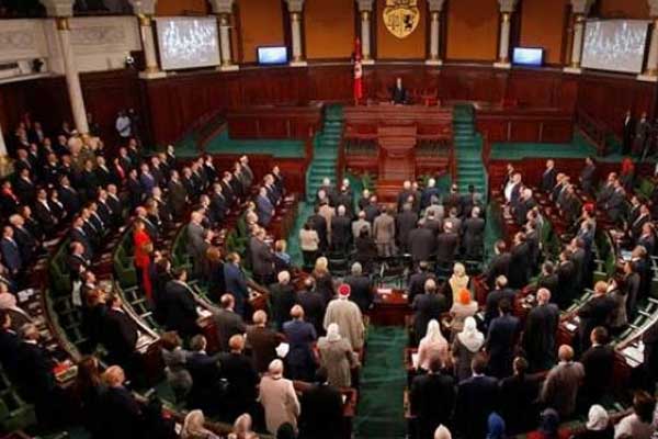 Tunus'ta bıçaklı saldırı: İki polis yaralı