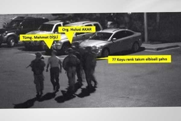 Hulusi Akar'ın yanındaki takım elbiseli kişinin kim olduğu ortaya çıktı