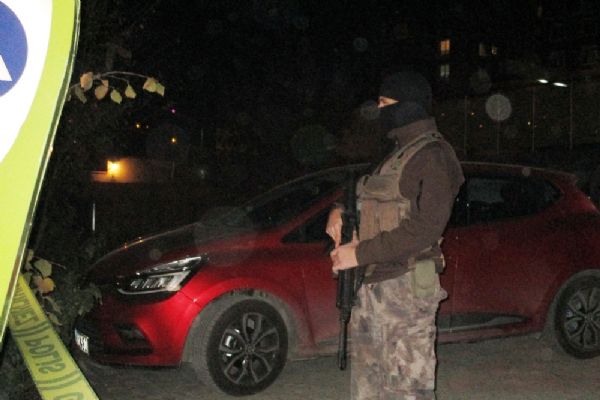 İstanbul'da soygunu engelleyen polis vuruldu