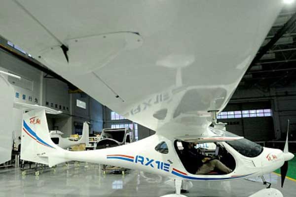 Elektrikli uçak ilk uçuşunu yaptı