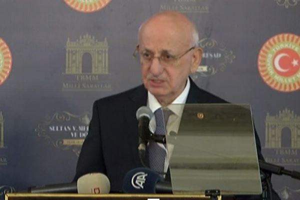 İsmail Kahraman: 8 şehidimiz var, operasyon sürüyor