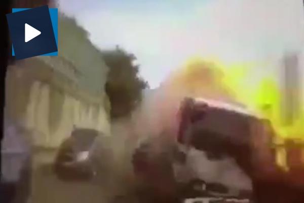 Yağ yüklü kamyonun feci kazası kamerada