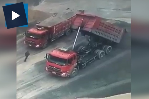 Kamyonun hidrolik sistemi böyle patladı!