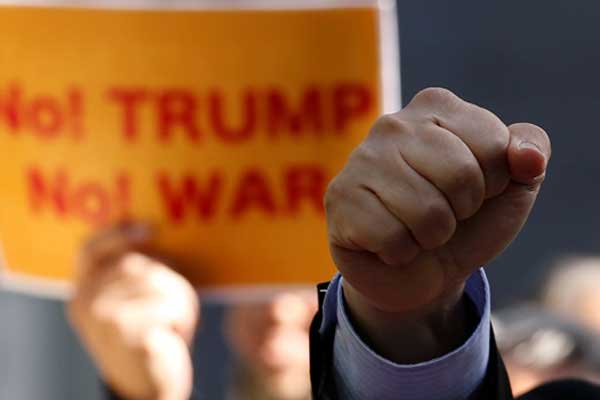 Trump'a protesto: Japonya'ya gelme