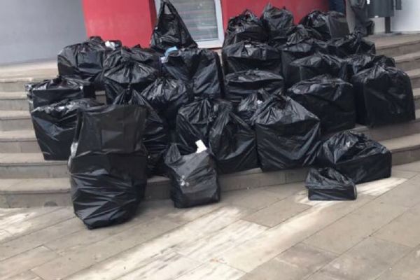 Kamyonetin her yerinden kaçak sigara çıktı