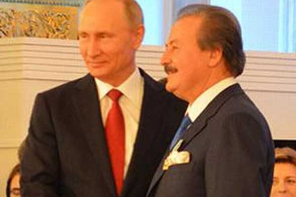 Putin Cavit Çağlar’a dostluk nişanı verdi