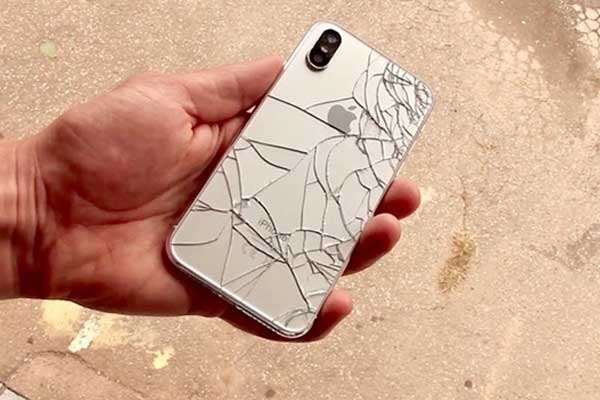 iPhone X düşme testini geçemedi