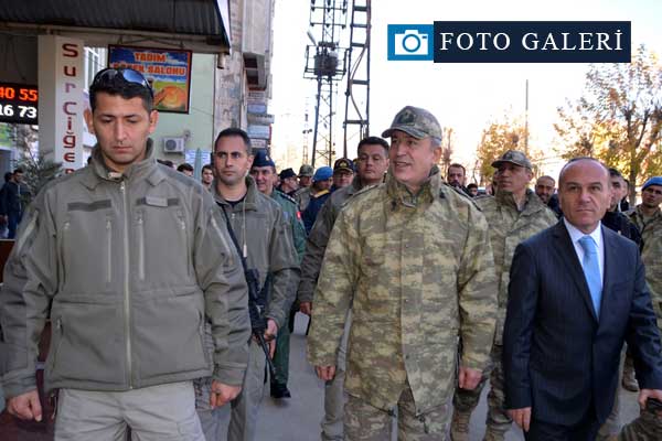 Komutanlar Yüksekova'da