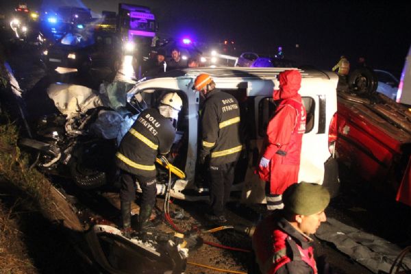 Bolu'da 5 araç birbirine girdi: 1 ölü, 7 yaralı