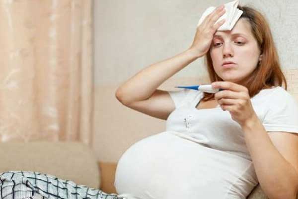 Uzmanlar uyardı! Grip, anne karnındaki bebeğin de sağlığını bozuyor