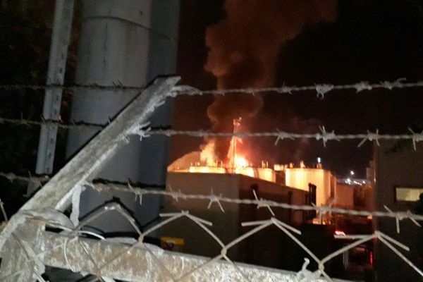 Kocaeli'de kimyasal madde dolu antrepoda patlama