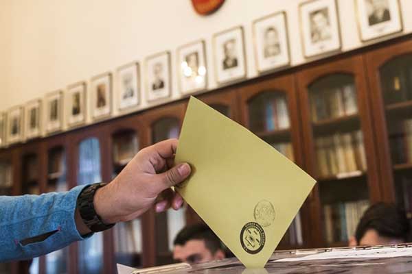 'Siyasi partiler yapacağı çıkışlarda referandum sonuçlarını baz almamalı...'