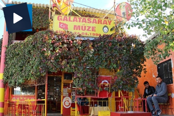 Bu kahvede Fenerbahçe'yi konuşmak, övmek, izlemek yasak