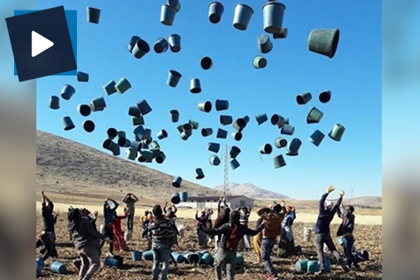 Mevsimlik işçiler böyle paydos etti