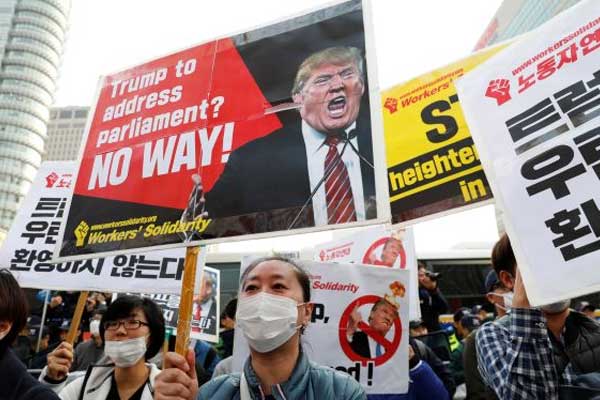 Trump'a Güney Kore'de protesto