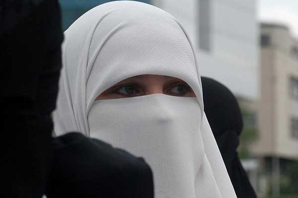 Kanada'daki peçe yasağı yargıda