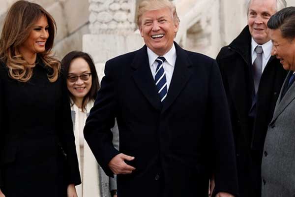 Trump Çin liderine torununun şarkısını dinletti