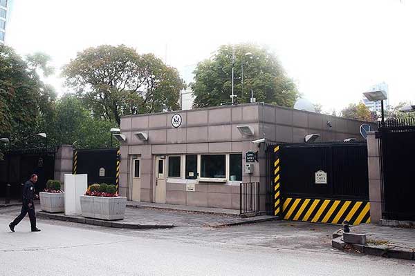 ABD vize hizmetlerini sınırlı ölçüde açtı