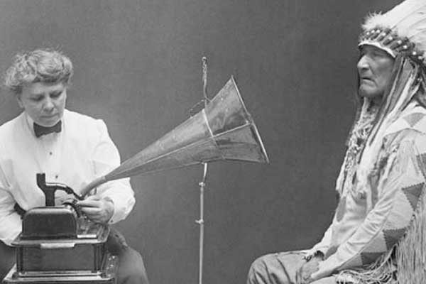 Parçacık Fizikçileri harekete geçti: Kızılderili şarkıları tekrar hayat buluyor