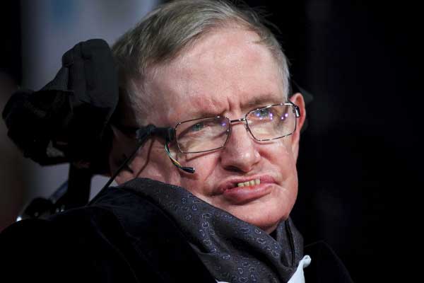 Stephen Hawking'den 'yapay zeka' eleştirisi
