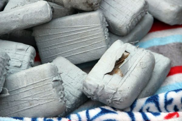 1 ton 272 kilogram esrar ele geçirildi