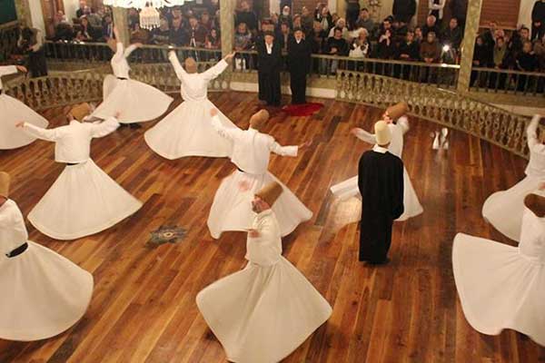 'Türk sanatının tekkelere çok borcu var'