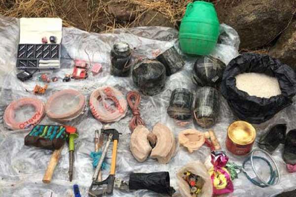 Teslim olan PKK'lının gösterdiği yerde sığınak bulundu