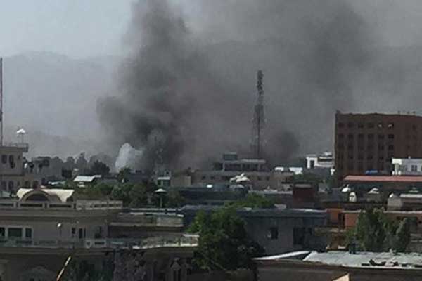 Afganistan'da polis merkezine bombalı saldırı