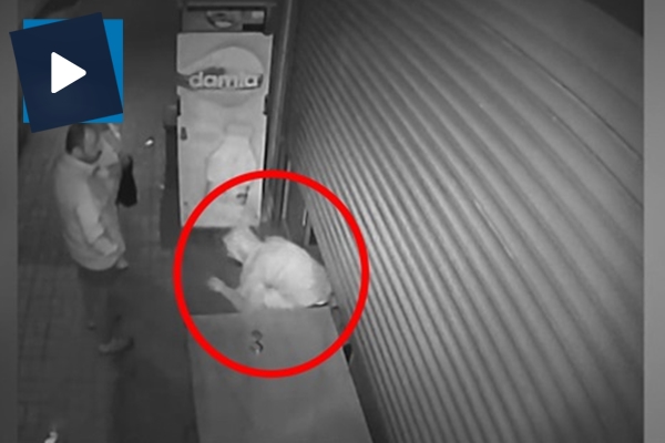 Hırsız, karşısında gördüğü market sahibini yumruklayıp kaçtı