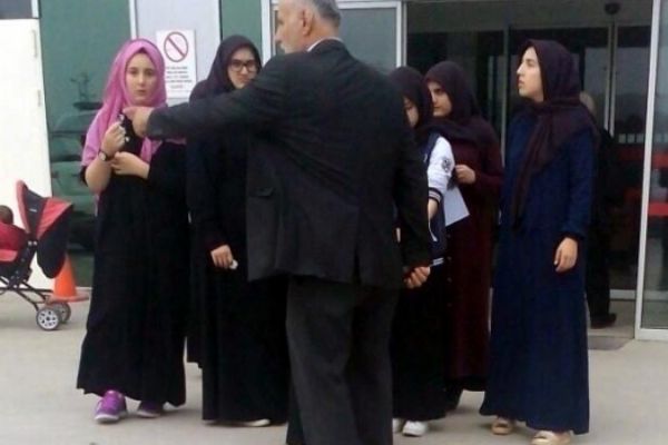 Sakarya'da kuran kursunda, 11 kız öğrenci yemekten zehirlendi
