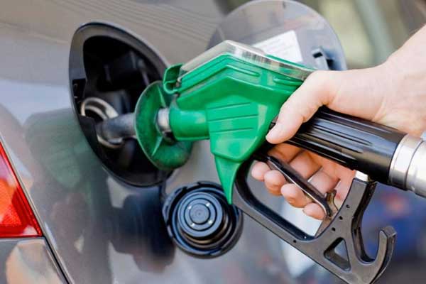 Motorinin litre fiyatı 5 lirayı geçti