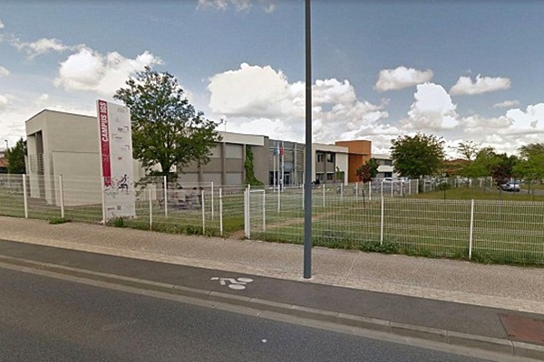 Fransa'da öğrencilerin üzerine araç sürüldü: Yaralılar var