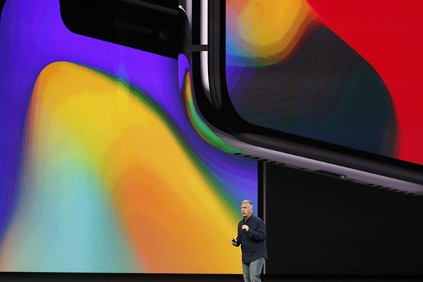 iPhone X ekranlarında sorun olduğu kabul edildi