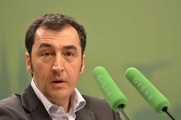 'Cem Özdemir bakanlıktan vazgeçti'