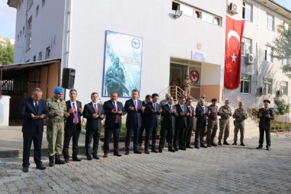 Siirt'te helikopter kazasında şehit olan 17 asker törenle anıldı