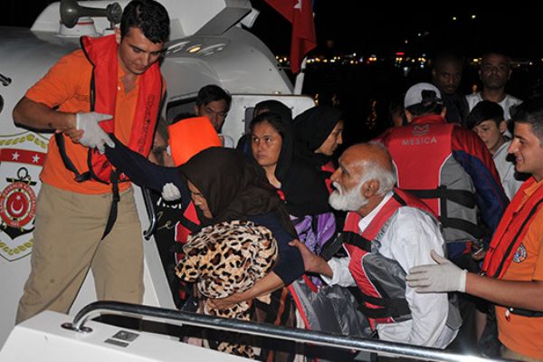 48 kaçak göçmen yakalandı