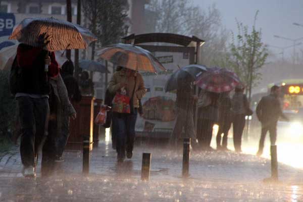 Meteoroloji'den yağış uyarısı! Hava sıcaklığı nasıl olacak?