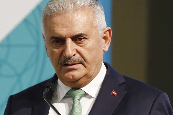 Başbakan Yıldırım: Türkiye depremzede kardeşlerinin yanında