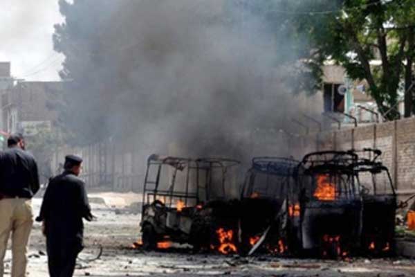 Hindistan'da polise bombalı saldırı