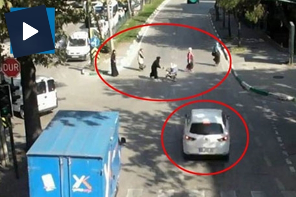 Bebek arabasındaki çocuk ölümden son anda kurtuldu