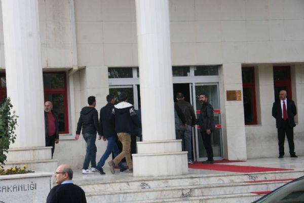 Afyonkarahisar'da FETÖ operasyonu: 17 kişi gözaltına alındı