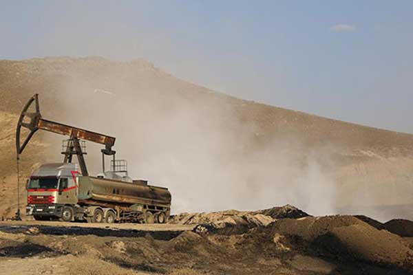 En büyük petrol sahası ele geçirildi