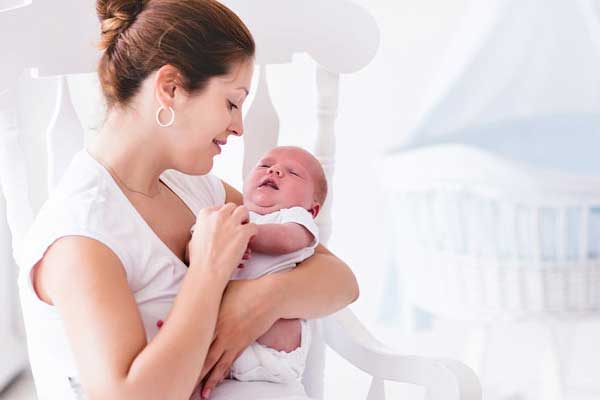 Yeni doğum yapmış anneye devlet ödeneği