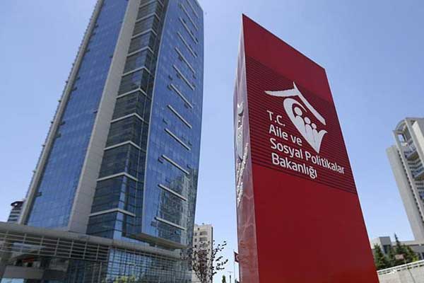 Devlet korumasındaki 43 bin gence kamuda istihdam sağlandı