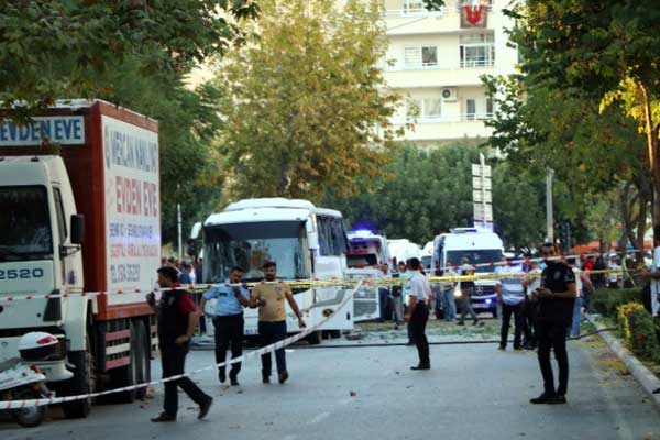Mersin'de polis servis aracına saldıran PKK'lılar yakalandı