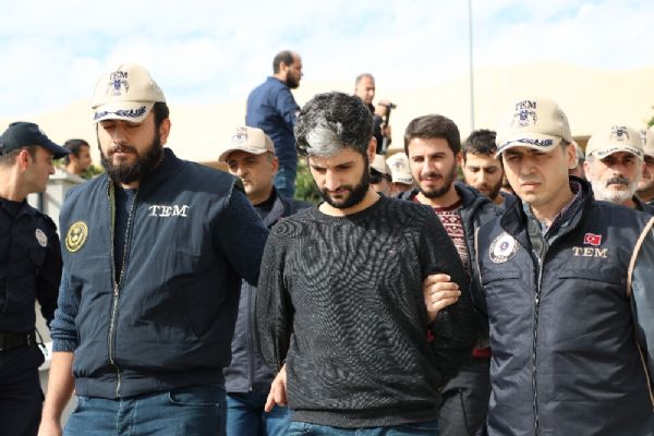 Mersin'de polis servisine bombalı saldırının zanlıları yakalandı