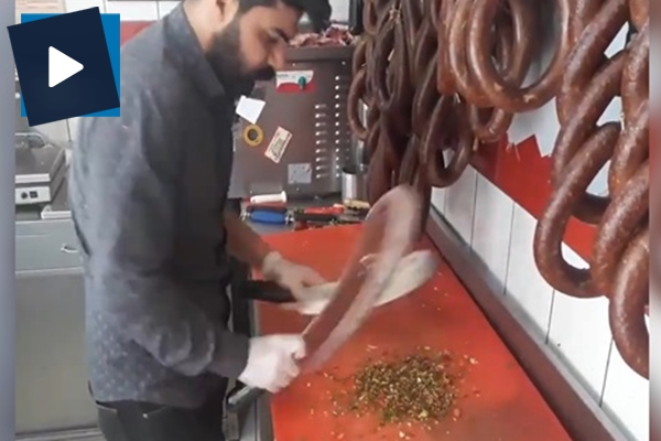 Zırhıyla şov yapan kasap, Nusret'e taş çıkardı