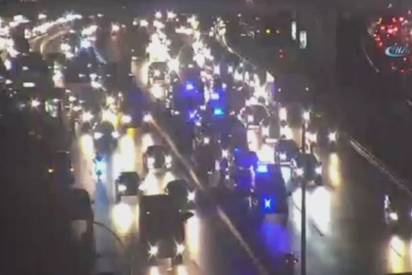 İstanbul'da zincirleme trafik kazası: Yaralılar var