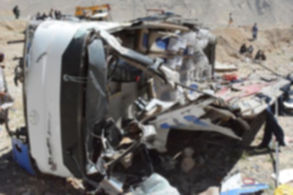 Etiyopya'da yolcu minibüsü devrildi: Ölüler var