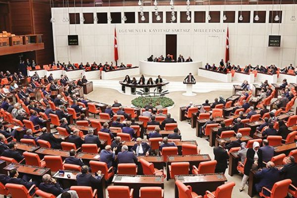 TBMM'de 5 partili yarış